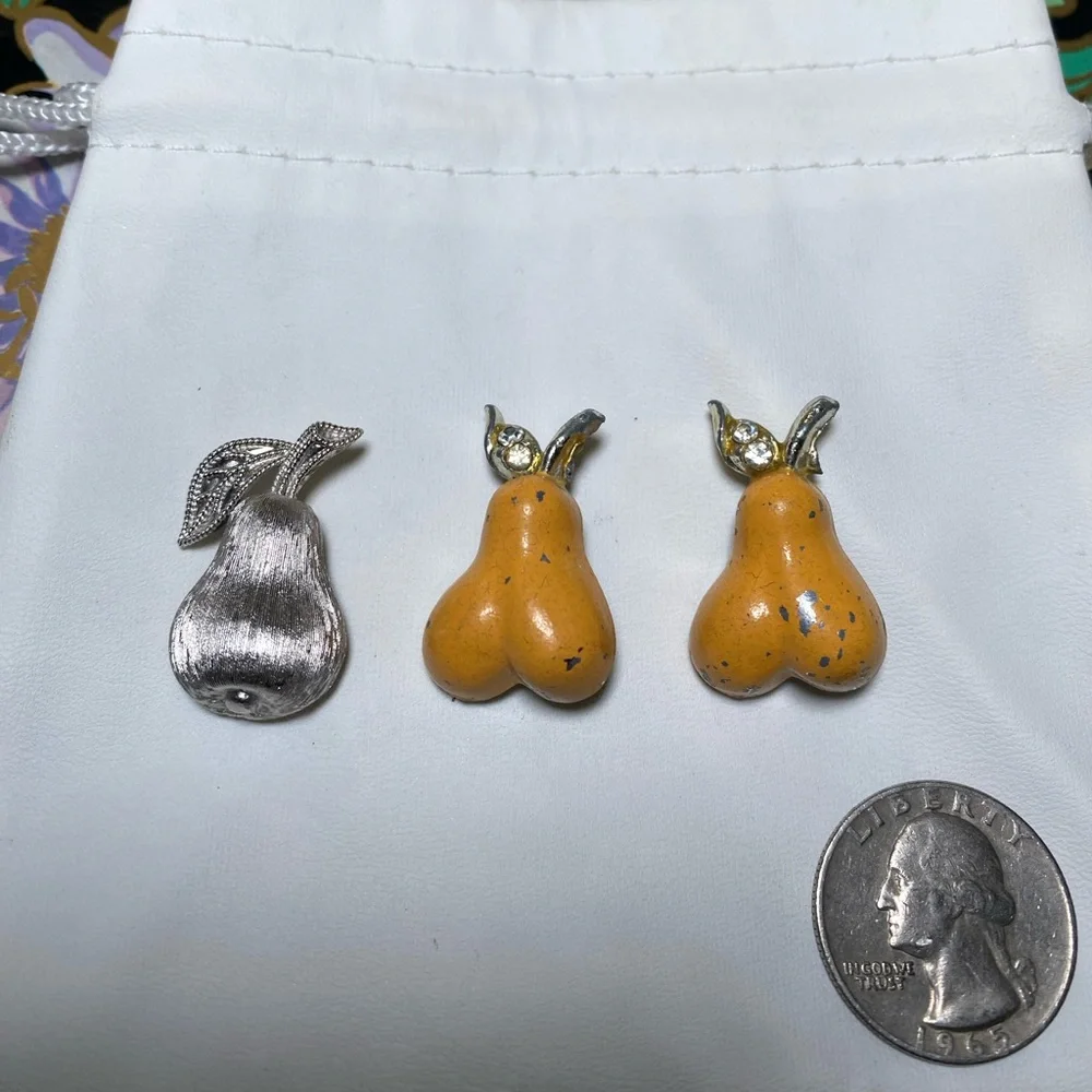 Vintage Fruits Brooch Set - Picture 3 of 7